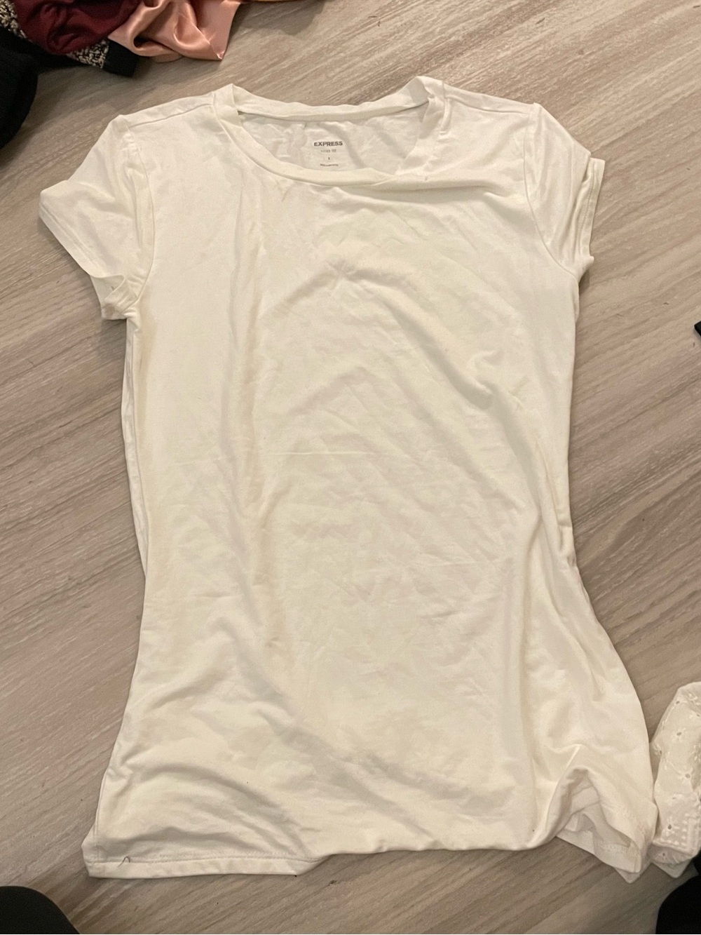 Express white tee